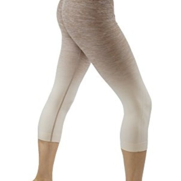 Ombre Capri Yoga Leggings - Picture 2 of 2
